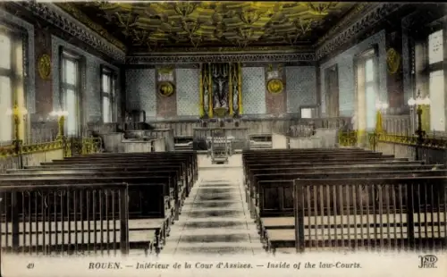 Ak Rouen Seine Maritime, Innenansicht der Cour d'Assises, Stühle, Gerichtstisch, Wände mit Dekor