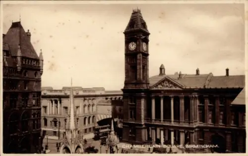 Ak Birmingham West Midlands England, Chamberlain Square,  Uhrturm,  Gebäude