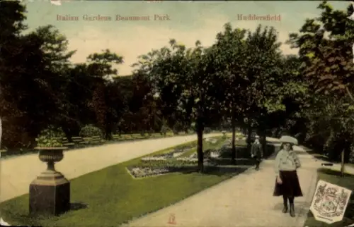 Ak Huddersfield Yorkshire England, Italienische Gärten, Beaumont Park,  Spaziergänger, Blumenbeet