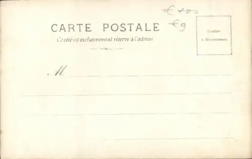 Ak eine junge Katze in einem Glasgefäß