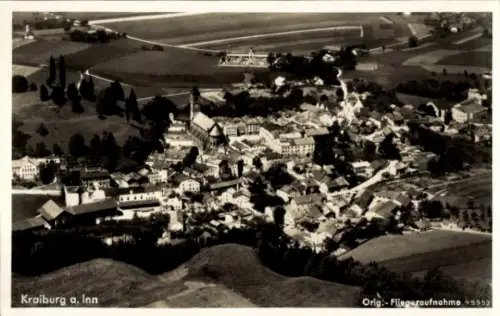 Ak Kraiburg am Inn Oberbayern, Luftaufnahme von   Architektur, ländliche Umgebung