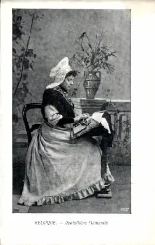 Ak Klöpplerin, Belgische Volkstracht, Klöppelwerk