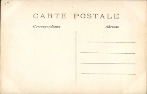 Ak King Georges V speaks with Officers before the depart of troops