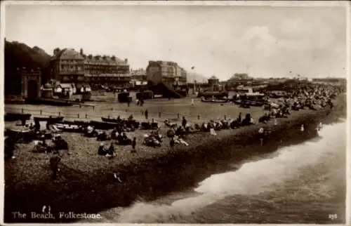 Ak Folkestone Kent England, Strand