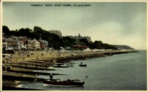 Ak Felixstowe Suffolk England, Cobbold Point, East Shore,  Strand, Boote, Menschen