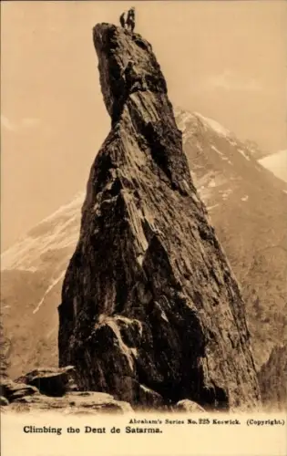 Ak Keswick Cumbria England, Felsformation, Kletterer auf dem Dent de Satarma, Schwarz-Weiß-Foto