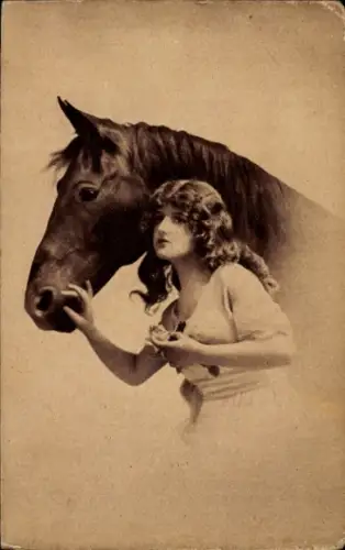 Ak Junge Frau mit Pferd, Portrait