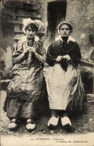 CPA En Auvergne, Paysannes