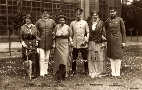 Ak Kronprinz Wilhelm v. Pr., Cecilie, August Wilh., Eitel Friedr., Alexandra Viktoria, Sophie Charl.