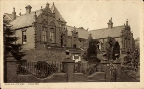 Ak Hengoed Wales, Council Offices