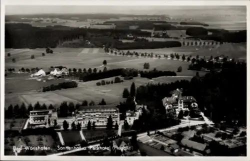 Ak Bad Wörishofen im Unterallgäu, Luftaufnahme, Parkhotel, Sonnenhof, Landschaft, Bäume, Felder