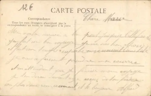 CPA En Auvergne, Jeune Gardeuse de Chèvres