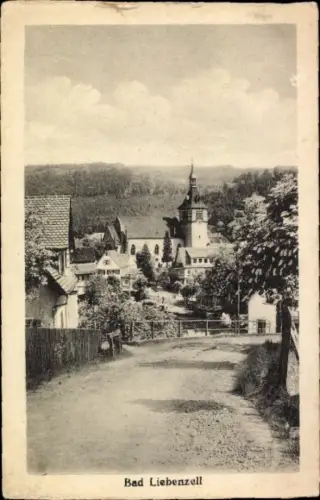 Ak Bad Liebenzell im Schwarzwald,  Kirche, Häuser, Straße, Landschaft