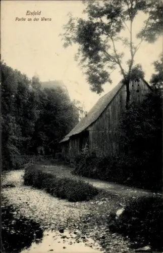 Ak Eisfeld in Thüringen,  Partie an der Werra, Flusslandschaft, Holzgebäude