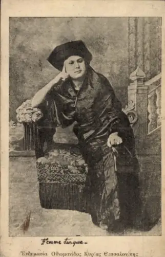 Ak Thessaloniki Saloniki Griechenland, Costume d'une femme turque