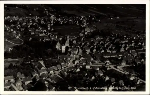 Ak Krumbach Schwaben, Luftaufnahme von  viele Häuser, ländliche Umgebung