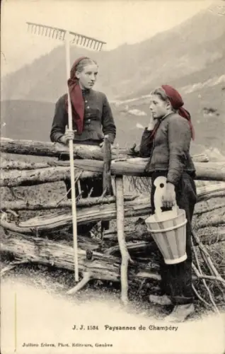 Ak Champéry Kanton Wallis, Paysannes, Bauernfrauen auf der Weide