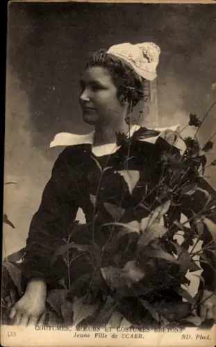 CPA Coutumes, Mœurs et Costumes Bretons, Jeune Fille