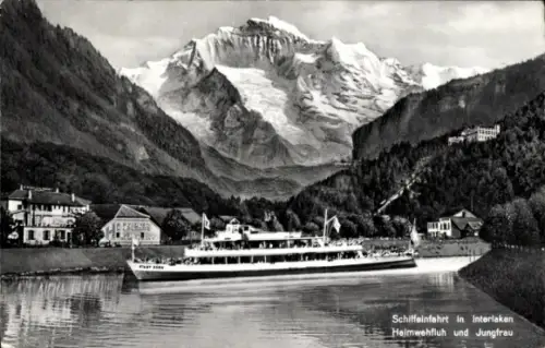 Ak Interlaken Kanton Bern Schweiz, Schiffeinfahrt, Dampfer, Heimwehfluh und Jungfrau