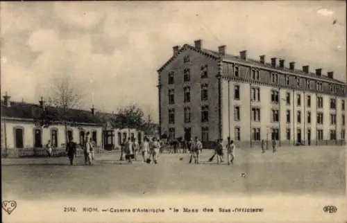 Ak Riom Puy de Dôme, Kaserne d'Anterroche, Mensa der Unteroffiziere,  Militärarchitektur
