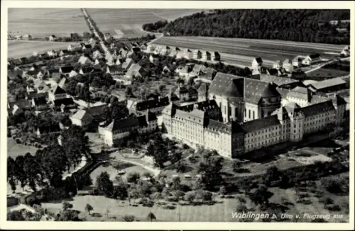Ak Wiblingen Ulm an der Donau Baden, Luftaufnahme von Wiblingen, Kloster, Felder, Häuser