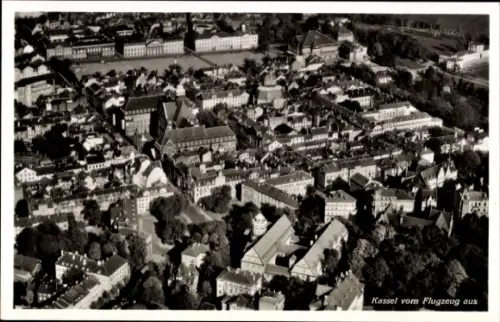 Ak Kassel in Hessen, Luftaufnahme von  Stadtansicht, 