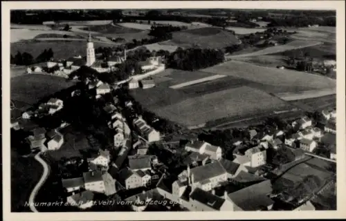 Ak Neumarkt in der Oberpfalz, Luftaufnahme von  Kirche, Felder, Häuser