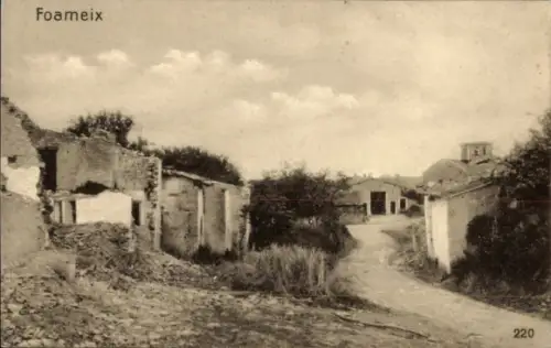 Ak Foameix Ornel Meuse, Ruinen, Straße, Bäume, Ortsschild  Schwarz-Weiß-Foto