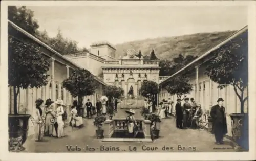 Ak Vals les Bains Ardeche, La Cour des Bains