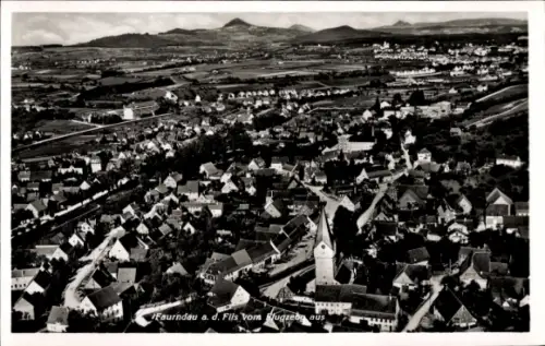 Ak Faurndau an der Fils Göppingen in Württemberg, Luftaufnahme von Faurndau, viele Häuser, Kirche
