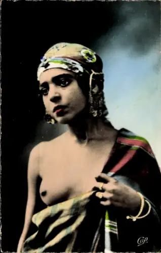 Ak Junge Araberin in Tracht, Maghreb