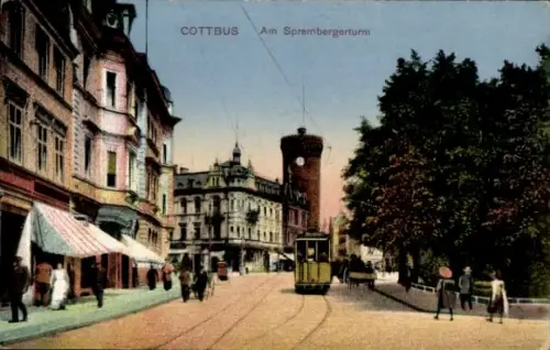 Ak Cottbus in der Niederlausitz,  Am Sprembergerturm, Straßenbahn, Menschen, Gebäude