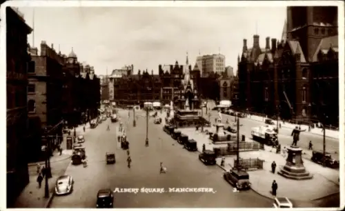 Ak Manchester England, Albert Square,   Autos, Menschen, 