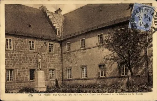 Ak Obernai Elsass Bas Rhin, Odilienberg Mont Sainte Odile, Statue der Heiligen, Klosterhof, Gebäu