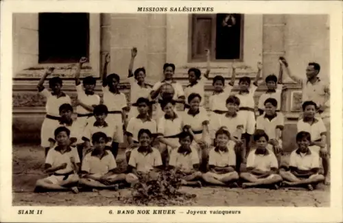 CPA Missions Salesiennes, Bang Nok Khuek, Joyeux vainqueurs