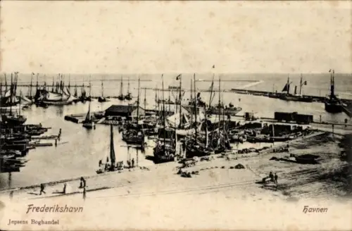 Ak Frederikshavn Dänemark, Hafenansicht,  Schiffe, Hafenanlagen