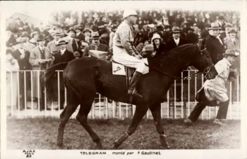 Ak Jockey F. Gaudinet auf Rennpferd Telegram, Pferderennen