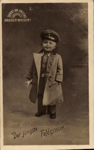 Ak Der jüngste Feldgraue, Junge in Uniform, Krieger-Waisen, Kinderfürsorge