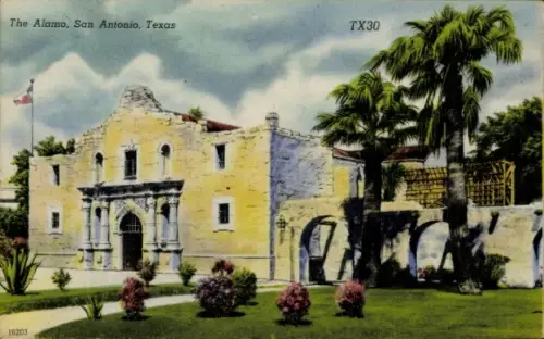 Ak San Antonio Texas USA, The Alamo,  Palmen, Blumen,  Architektur