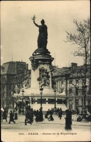 CPA Paris III, Place de la République, Statue de la République