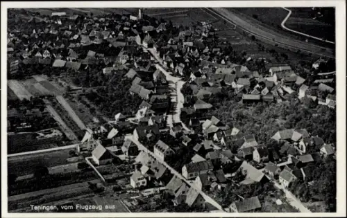 Ak Teningen im Schwarzwald, Luftaufnahme, Wohngebiet, viele Dächer, Straßen, Bäume
