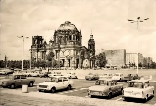 Ak Berlin Mitte, Dom, Parkplätze, Autos, Trabant