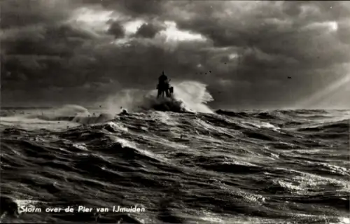 Ak IJmuiden Ymuiden Velsen Nordholland, Storm over de Pier