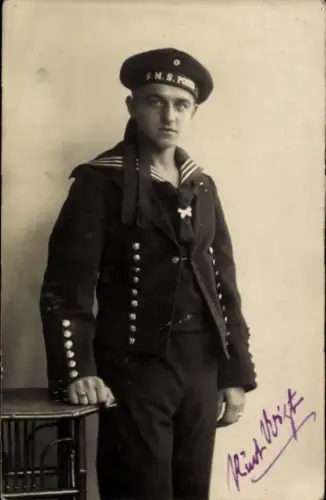 Foto Ak Matrose in Uniform, Portrait