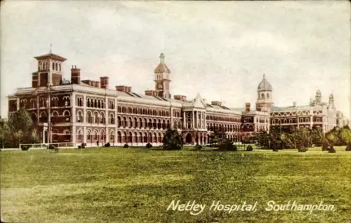 Ak Southampton Hampshire England, Netley Hospital,  große Gebäude, Wiese, keine Personen, keine H