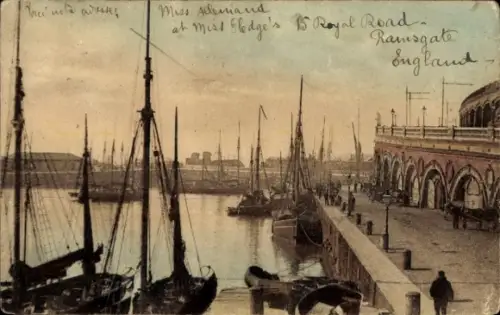 Ak Ramsgate Kent England, Hafenansicht, Boote, Menschen,  England