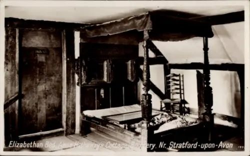 PC Stratford upon Avon Warwickshire England, Elizabethan Bed, Anne Hathaway's Cottage
