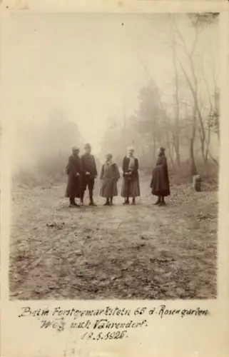 Ak Vahrendorf Rosengarten Niedersachsen, Forstgemarkstein 65, Gruppenbild