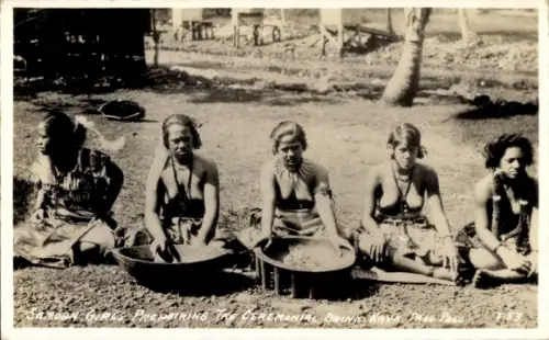 Ak Samoa, Frauen bei der Arbeit