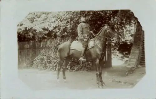 Foto Ak KuK Soldat zu Pferd, Uniform